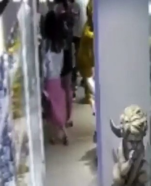 Niño rompe teletubbie gigante y sus padres son obligados a pagar $us 4.000 a la tienda