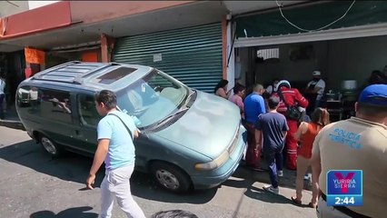 Camioneta sin frenos atropella a personas en fila de las tortilla