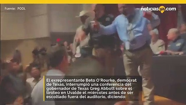 Beto O’Rourke, interrumpió al gobernador de Texas, Greg Abbott, en plena conferencia