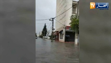 Video herunterladen: بجاية: أمطار طوفانية تغمر أحياء وشوارع المدينة