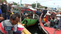 Banjir Rob di Semarang Membawa Berkah Bagi Pemilik Perahu Klotok