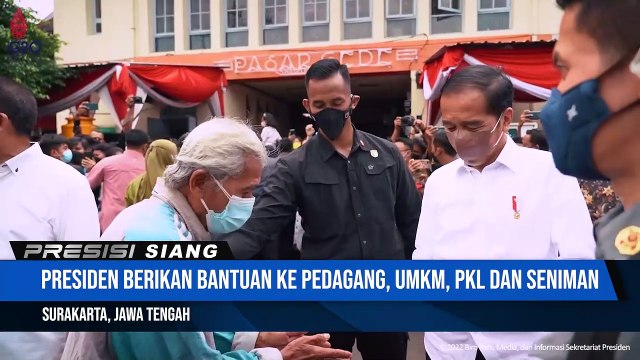 Presiden Jokowi dan Ibu Iriana Bagikan Bansos untuk Pedagang