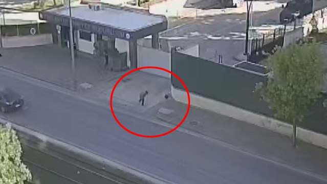 Emniyetin önündeki canlı bomba paniği güvenlik kamerasında: Saldırganın gelişi böyle görüntülendi