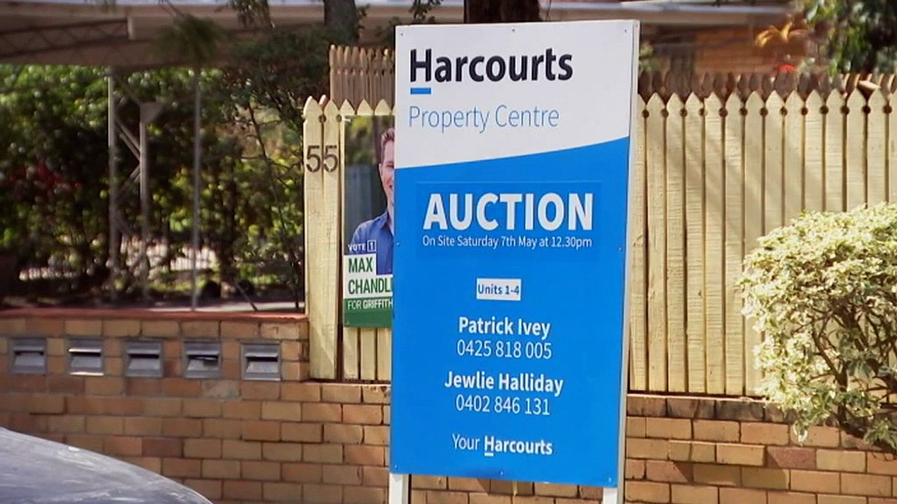 Home damaged in Queensland floods starting to h...