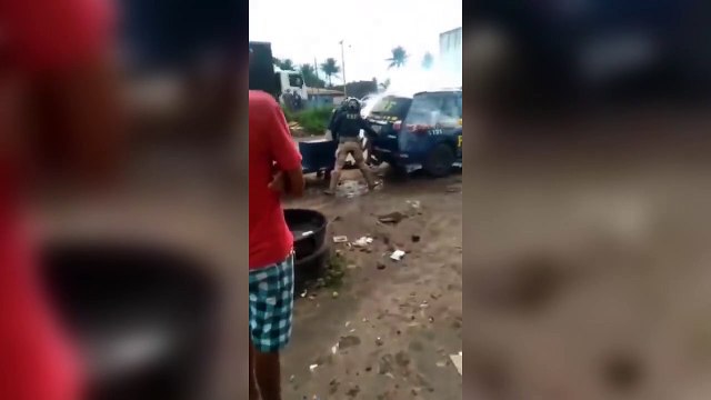 Polis aracının içinde gözaltındayken açılan gaz bombasına maruz kalarak hayatını kaybetti