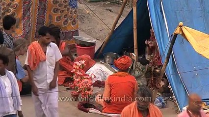 Foreign journalist' tête-à-tête with a Naga Sadhu in Varanasi during Shivratri