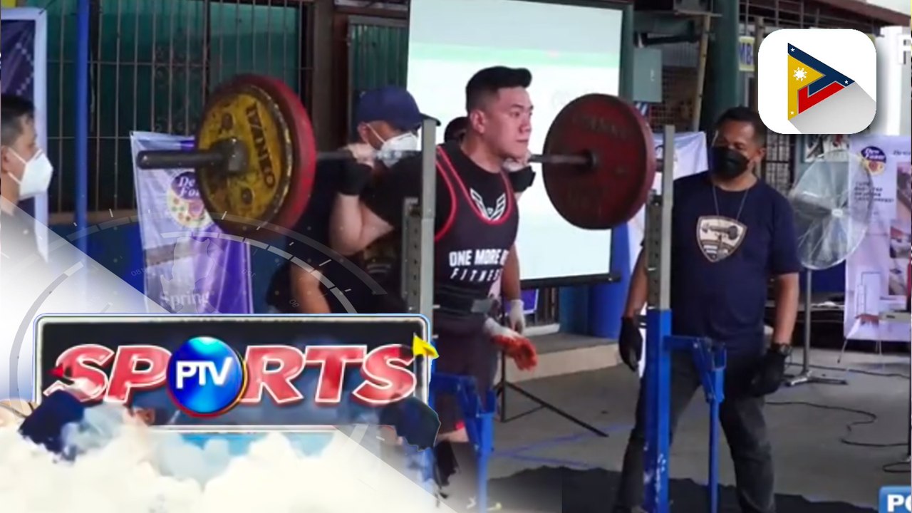 Spotters at loaders ng powerlifting