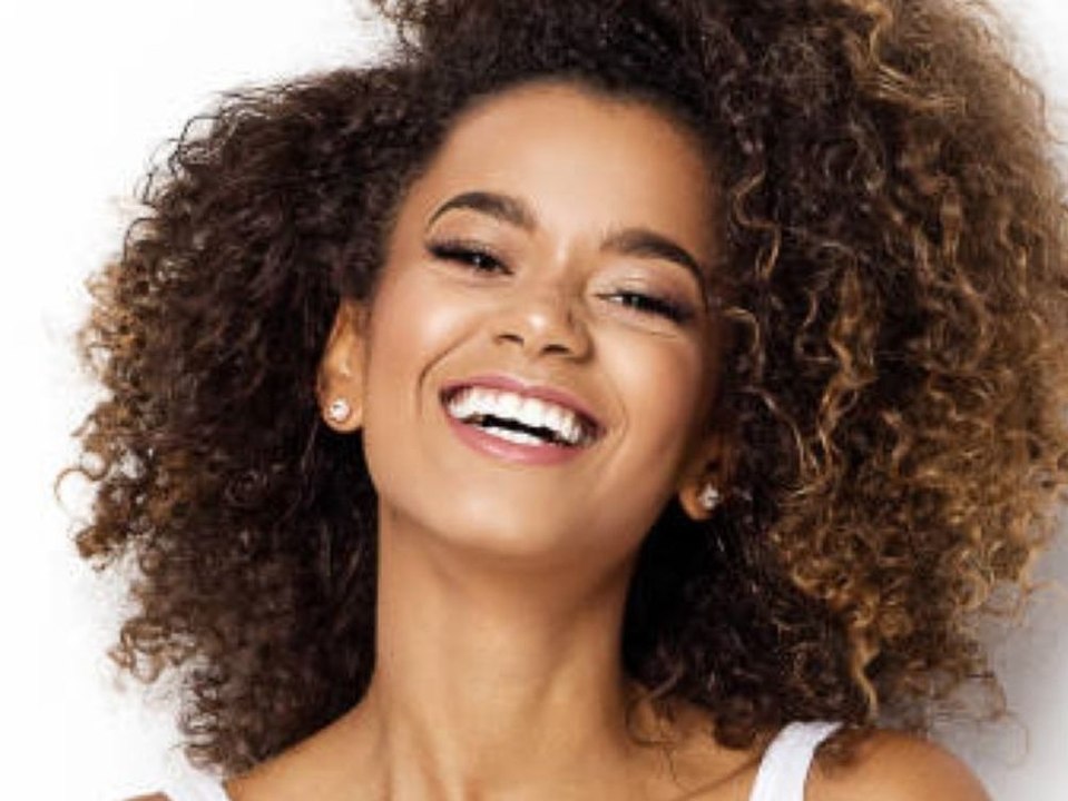 Hingucker! So werden deine Zähne wieder weiß