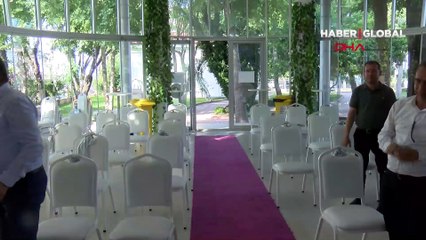 Aşk kazandı! Ukraynalı ve Rus aşıklar Antalya'da evlendi