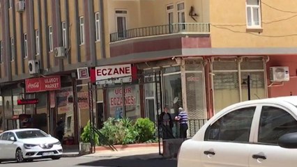 Şanlıurfa'da eczaneye tüfekli saldırı kamerada