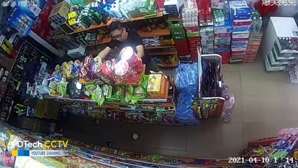 Hahaha! Nonton Video Lucu Ini !! Bersiaplah Ketawa Ngakak _ Funny Videos _ Rekaman CCTV