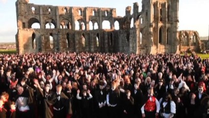 Raduno da record di vampiri per i 125 anni del romanzo "Dracula"