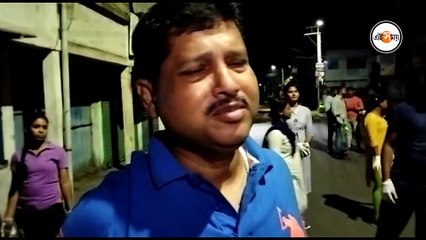 রাতে রাস্তা সাফাই, মানবিক উদ্যোগ পুলিশের