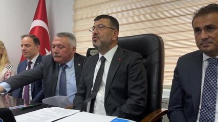 Veli Ağbaba'dan İktidara: "Ahlaksızlık Arıyorsan Sanatçılara Değil Yolsuzluk Yapanlara, Rüşvetçilere, Mafya Bozuntularına Bak"