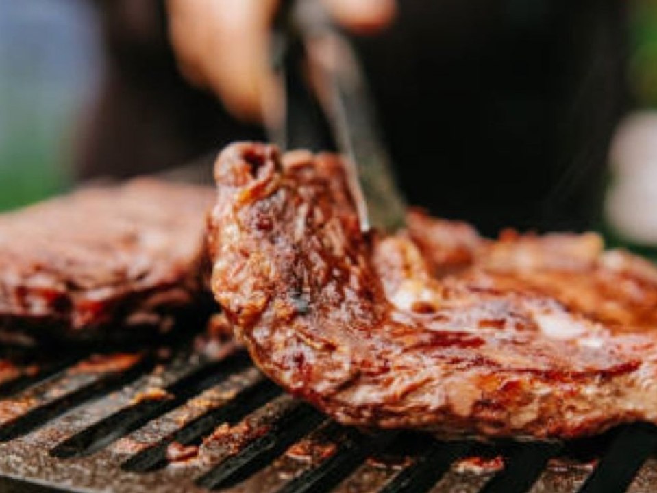 Kalorienarm durch die Grill-Saison: Mit diesen Tipps schaffst du es