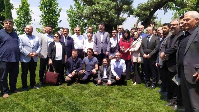 Çevre ve Şehircilik Bakanı Murat Kurum, 350 yıllık zeytin ağacı altında Atatürk Havalimanı projesini anlattı