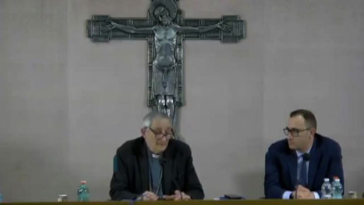 Il "debutto" del card. Zuppi alla Cei: 'Dolore per vittime abusi'