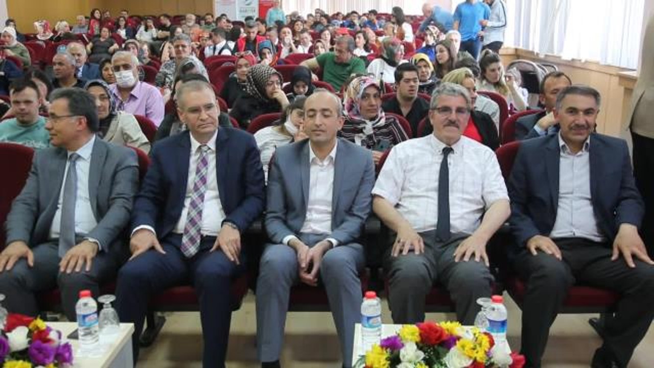 Malatya'da Down Sendromlu Öğrenciler Eğitimlerini Tamamlayıp Mezun Oldu