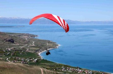 Yamaç Paraşütü Hedef Şampiyonası antrenman uçuşlarıyla başladı