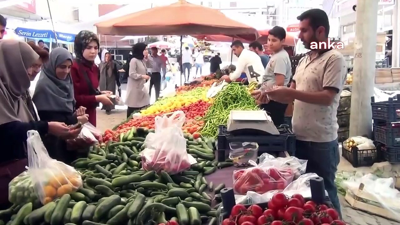 Mardinli pazar esnafı: Suriyeliler bizim memleketimizde maaşa bağlı; biz ise neredeyse açlıktan öleceğiz