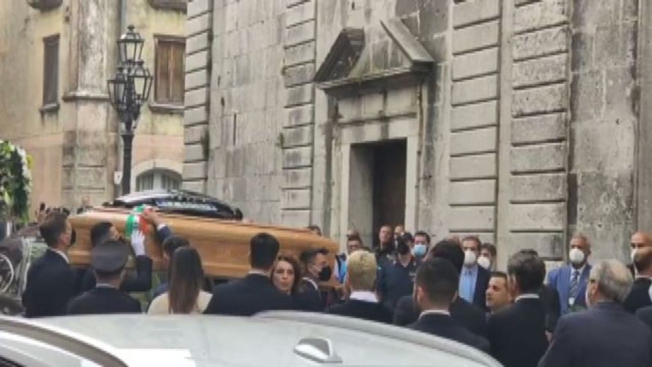 A Nusco la vecchia DC per i funerali di De Mita con Mattarella