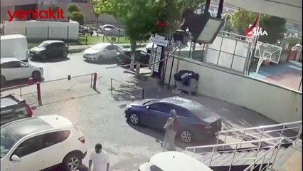 İstanbul'da banka soygunu! Panik dolu anlar böyle kaydedildi