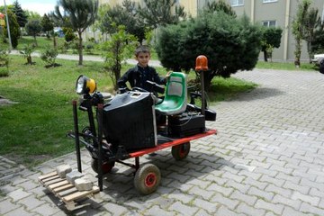 Dededen toruna özel akülü forklift
