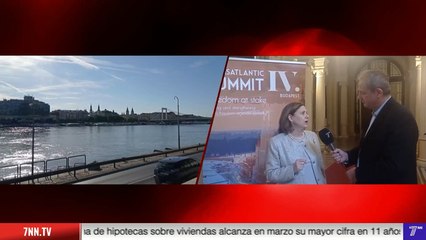 Luis Losada habla con María del Rosario Guerra, senadora colombiana de "Centro Democrático"
