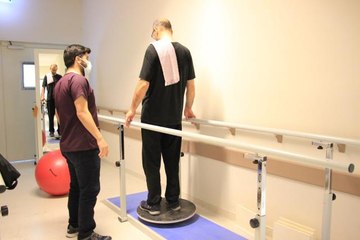 Yüksekten düşerek yürüme yetisini kaybetti, 4 aylık tedaviyle sağlığına kavuştu