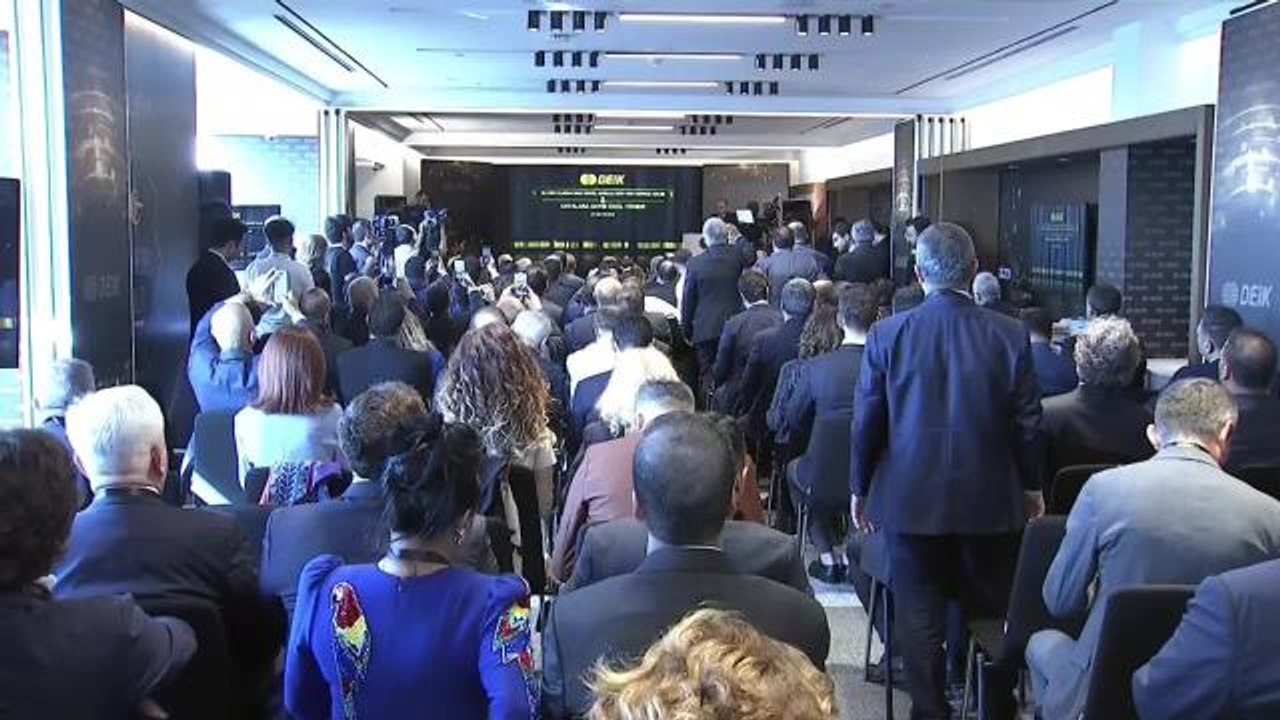 Erdoğan: "Birileri 'Aç Kaldık' Diyor.