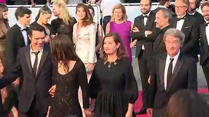 Cannes começa a fazer apostas com seleção muito eclética