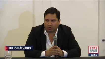 Julión Álvarez llora tras salir de lista negra en Estados Unidos