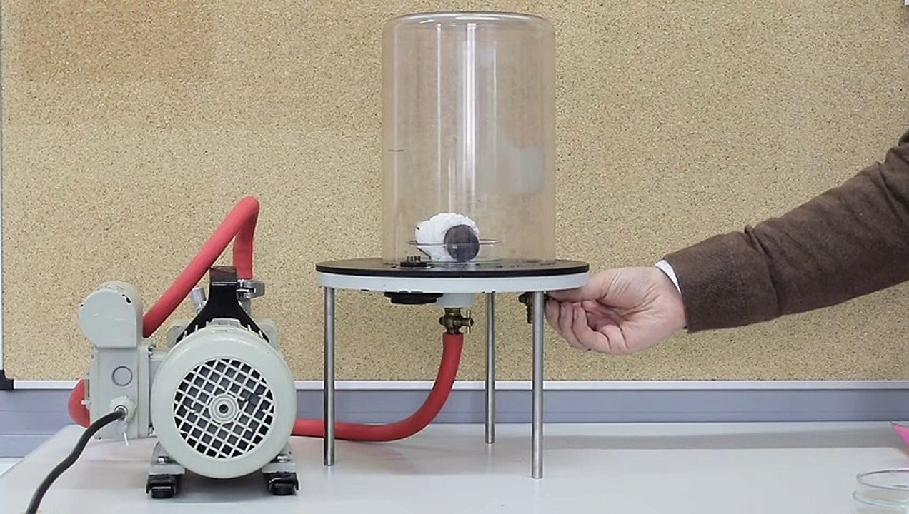 Vacuum Chocolate Kiss - Experiment