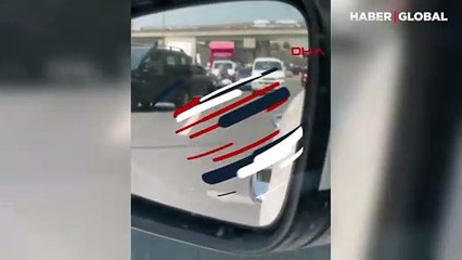 Küçükçekmece'de sürücülerin tekme tokatlı yol verme kavgası kamerada