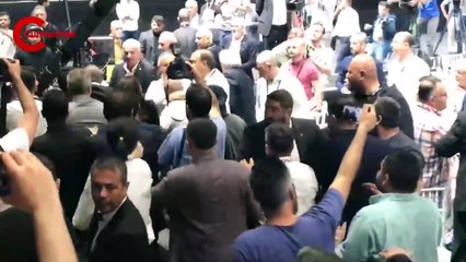 Beşiktaş Genel Kurulu'nda gerginlik