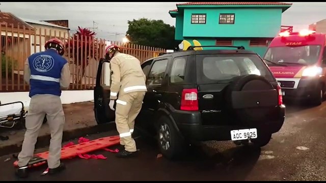 Após colisão no Universitário, mulher fica ferida e é socorrida pelo Siate