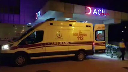 MOTOSİKLET YOLDA YÜRÜYEN GENCE ÇARPTI: 2 ÖLÜ