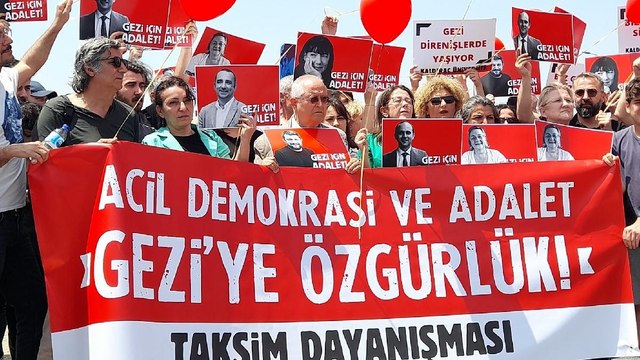 Gezi eylemlerinin yıldönümünde cezaevi önünde eylem