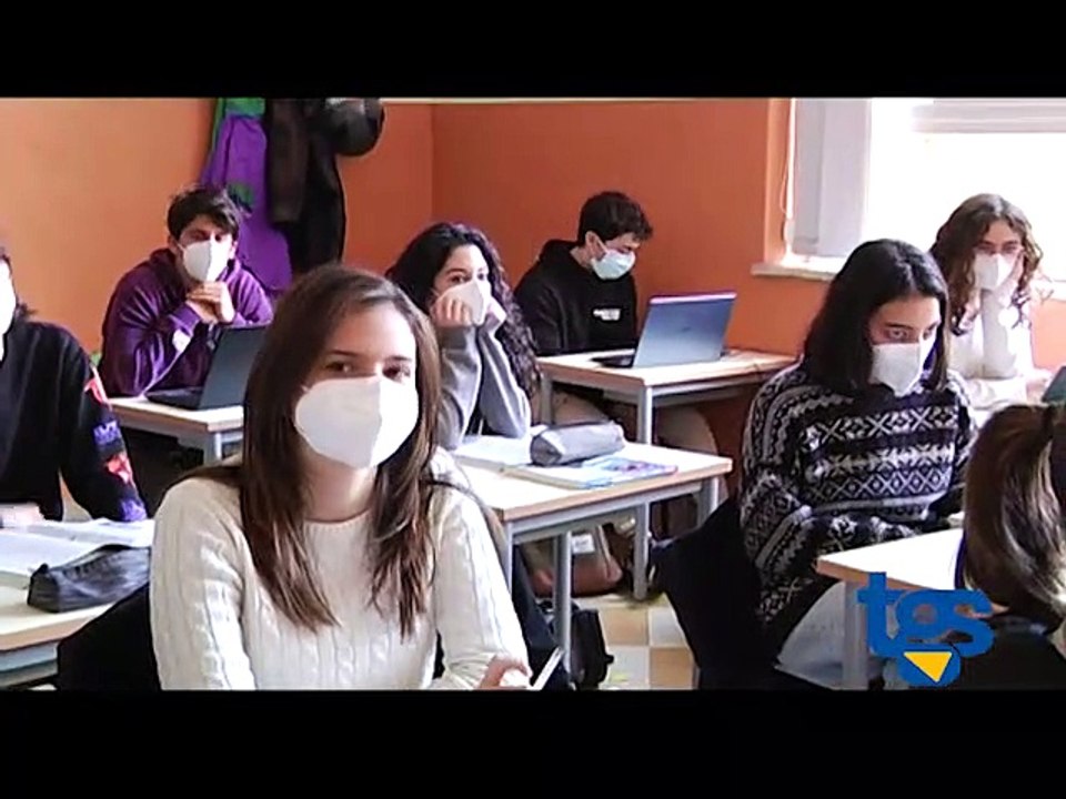 Maturità e esami di terza media con la mascherina