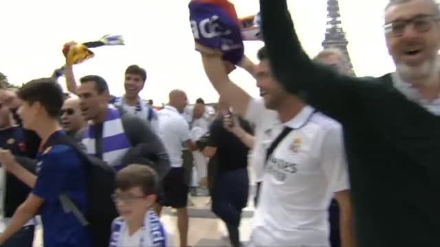 Los aficionados madridistas llenan las calles de París antes de la final