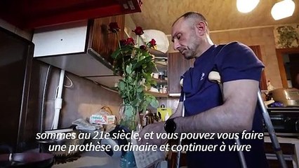 Ukraine: amputé d'une jambe, un soldat attend sa prothèse pour retourner au front