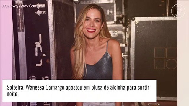 Solteira, Wanessa Camargo dispensa sutiã em look e curte noite com amigos. Fotos!