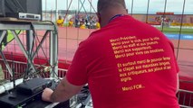 La montée en National du FCM: regardez bien le tee-shirt du speaker !