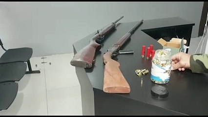 Após denúncia de caça, Polícia Ambiental detém homem e apreende duas espingardas