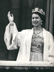 Zum Jubiläum: So sah die Queen bei ihrer Krönung aus