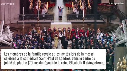 Download Video: Jubilé d'Elizabeth II : Hécatombe chez les gardes, trois malaises devant la cathédrale !