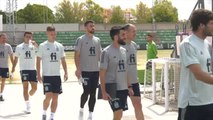 La selección española entrena en Sevilla para preparar el partido contra la República Checa