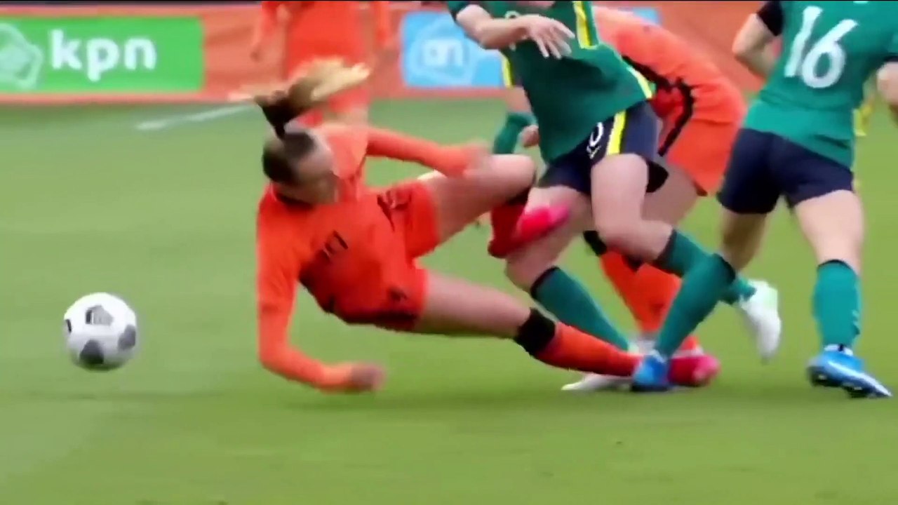 IN A MILLION MOMENTS IN WOMEN_S SPORTS