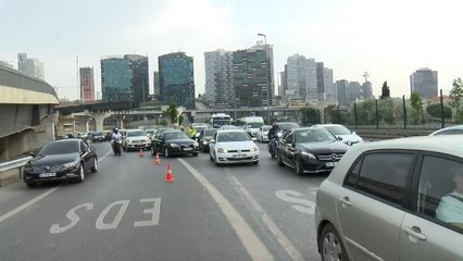 ÜSKÜDAR ÇEVRE YOLUNDA KAZA 1'İ ÇOCUK 5 KİŞİ YARALANDI