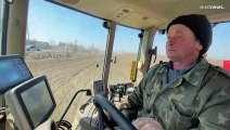 Ucraina, il grano bloccato nei porti rischia di marcire. Putin apre uno spiraglio